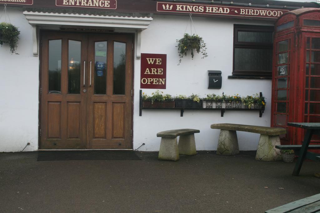 The Kings Head Inn Longhope Extérieur photo